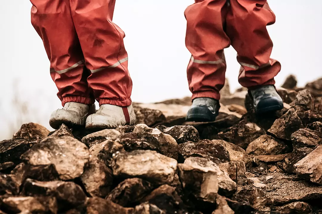 Gefütterte Winterschuhe für Kinder im Waldkindergarten-Härtetest.