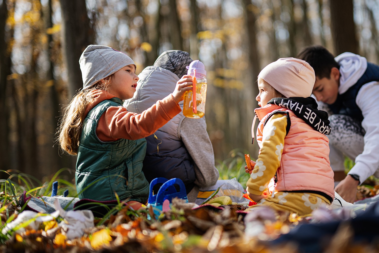 Vesper & Trinken im Wald – so klappt’s ohne Matsch und Frust